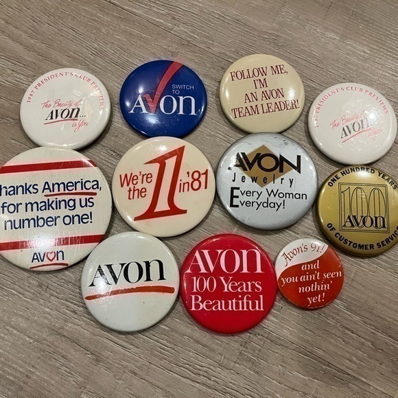 Avon Jewelry - 11 Vintage Avon Pinback President Club Avon Lady Buttons, Sales Promotional